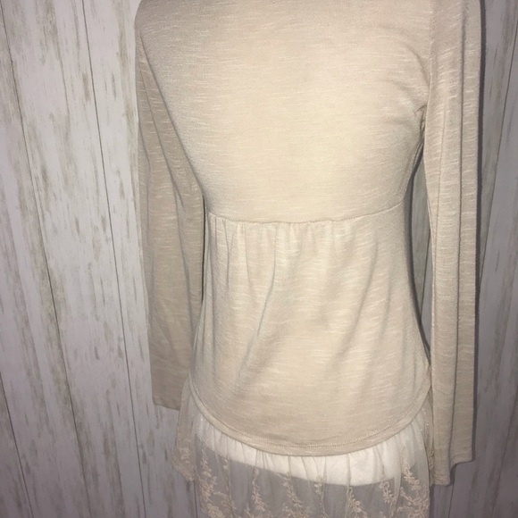 🍋 Love on a Hanger sweater with lace trim Small - Picture 4 of 7